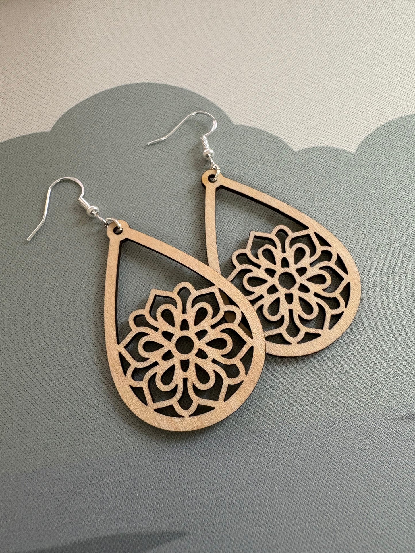 Boho Mandala Ohrringe aus Holz – 925 Silber | Leicht & Natürlich