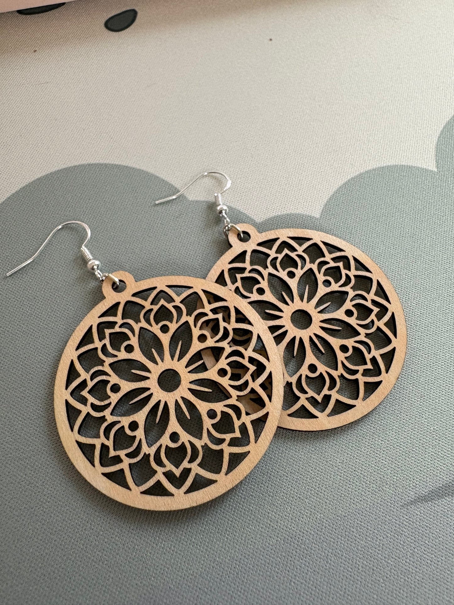 Boho Mandala Ohrringe aus Holz – 925 Silber | Leicht & Natürlich